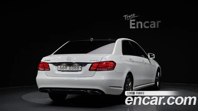 Mercedes-Benz E-Class 2016 — фото 2