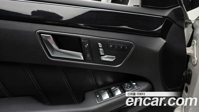 Mercedes-Benz E-Class 2016 — фото 18