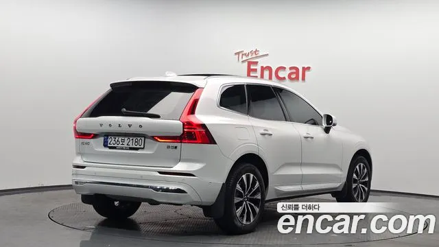 Volvo XC60 2024 — фото 2