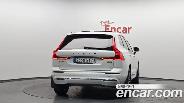 Volvo XC60 2024 — фото 4