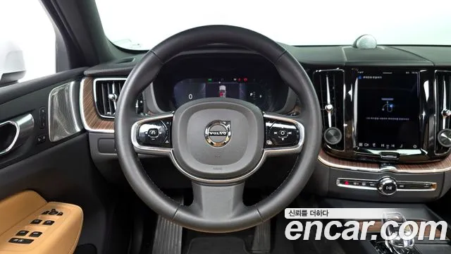 Volvo XC60 2024 — фото 13