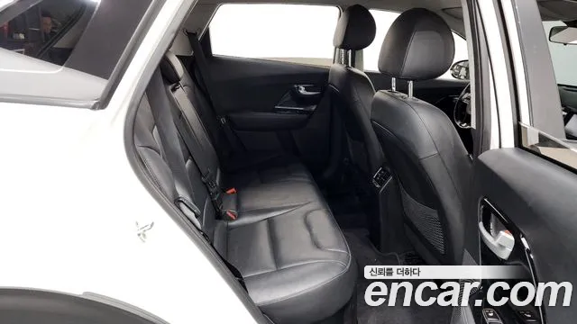 Kia Niro 2019 — фото 12
