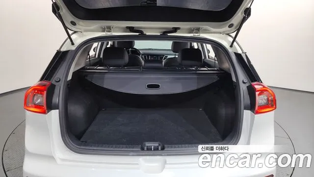 Kia Niro 2019 — фото 20