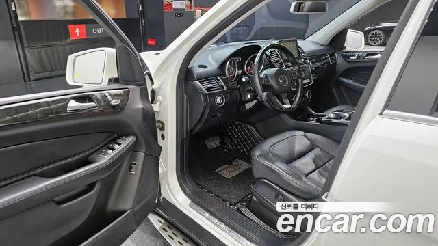 Mercedes-Benz GLE-Class 2017 — фото 11