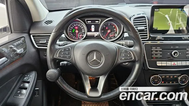 Mercedes-Benz GLE-Class 2017 — фото 13