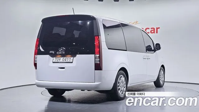 Hyundai Staria 2022 — фото 2