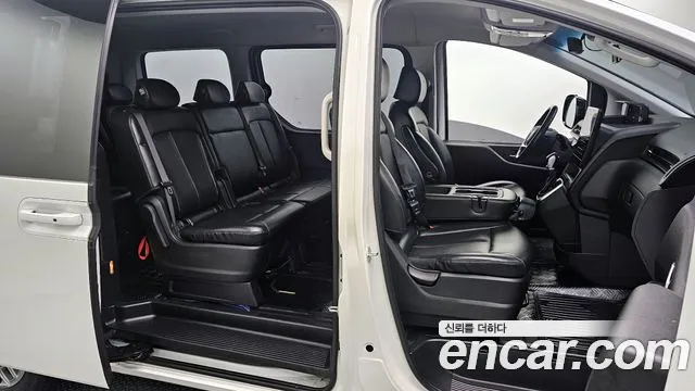 Hyundai Staria 2022 — фото 10