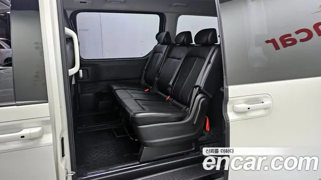 Hyundai Staria 2022 — фото 12