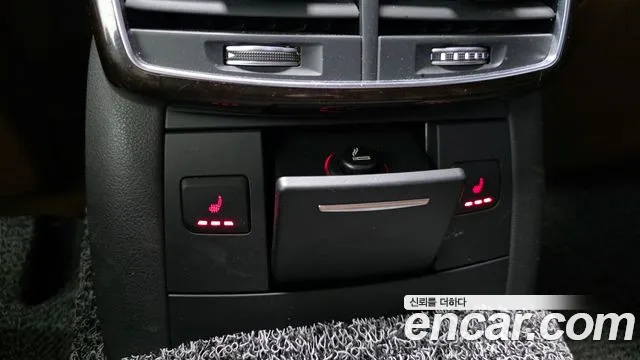 Audi A8 2015 — фото 18