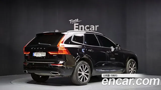 Volvo XC60 2021 — фото 2