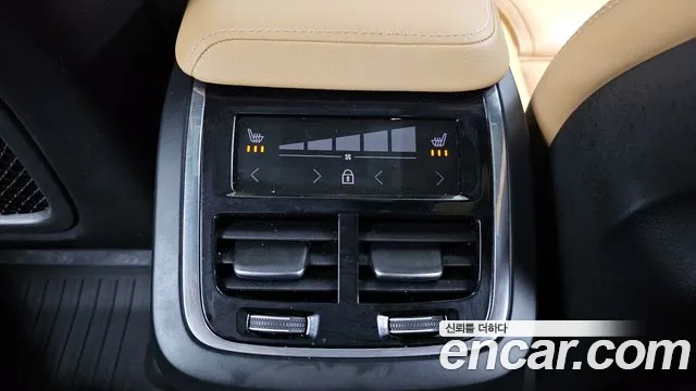 Volvo XC60 2021 — фото 18