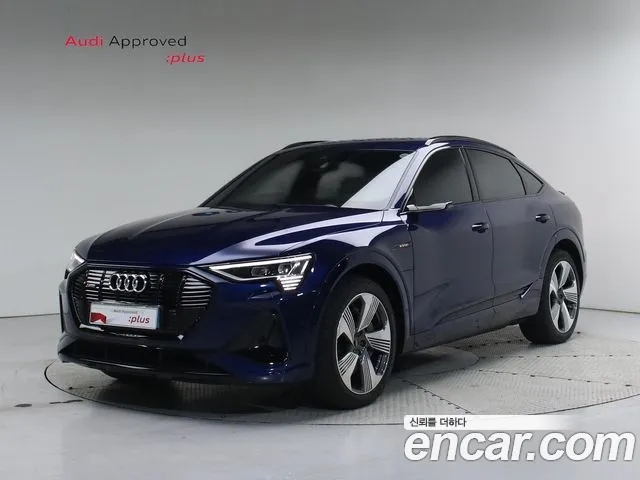 Audi e-tron 2022 — фото 1