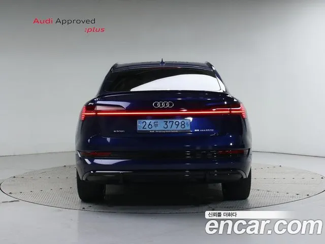 Audi e-tron 2022 — фото 4