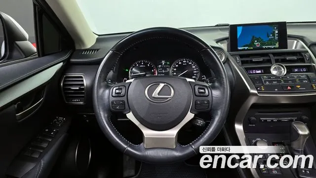 Lexus NX 2015 — фото 13