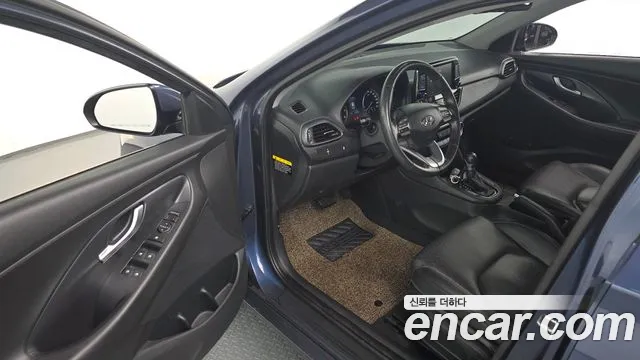 Hyundai i30 2018 — фото 10