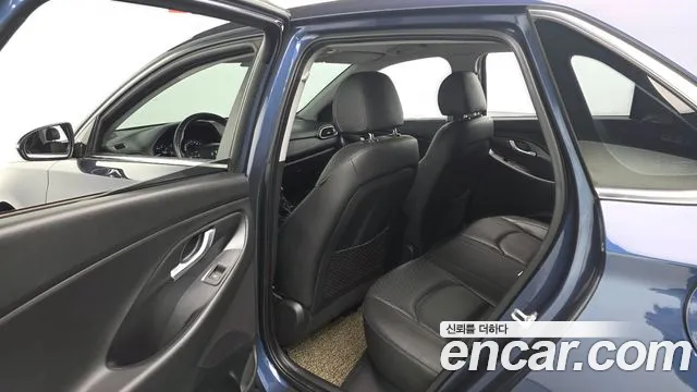 Hyundai i30 2018 — фото 11