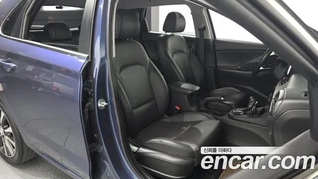 Hyundai i30 2018 — фото 12