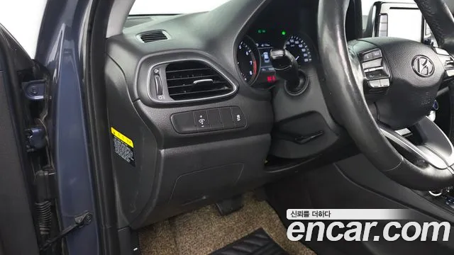 Hyundai i30 2018 — фото 13