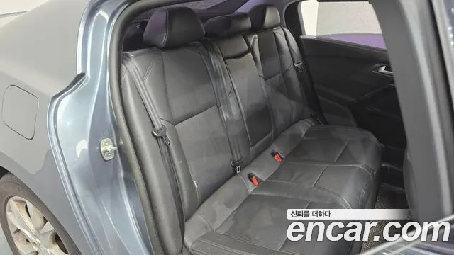 Peugeot 508 2014 — фото 12