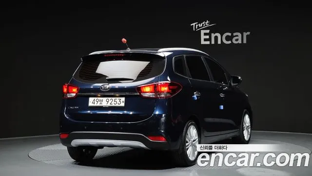 Kia Carens 2018 — фото 2