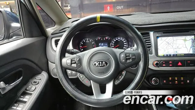 Kia Carens 2018 — фото 13