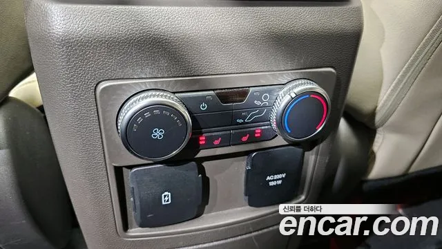 Ford Explorer 2022 — фото 17