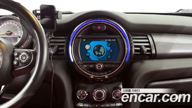 Mini Cooper 2020 — фото 14