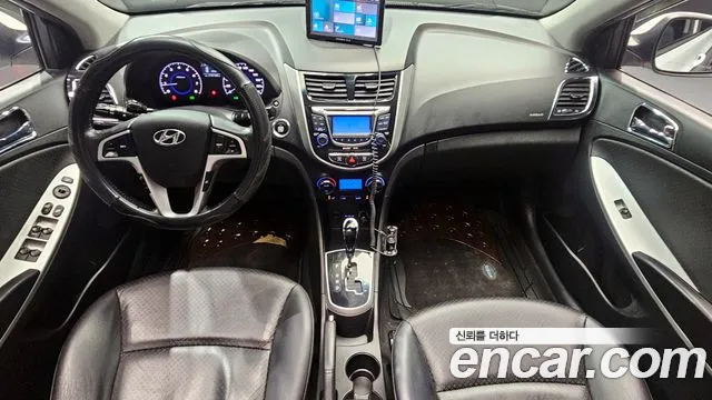 Hyundai Accent 2011 — фото 7
