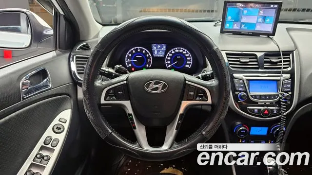 Hyundai Accent 2011 — фото 13