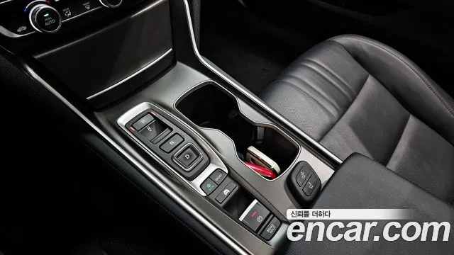 Honda Accord 2018 — фото 9