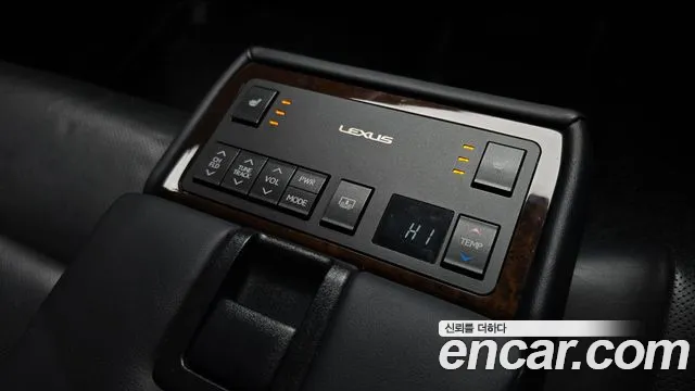Lexus ES 2015 — фото 18