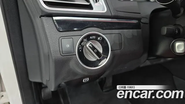 Mercedes-Benz E-Class 2015 — фото 17
