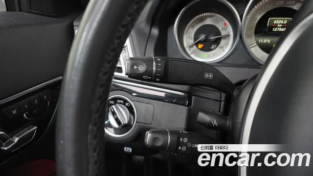 Mercedes-Benz E-Class 2015 — фото 18