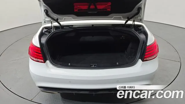 Mercedes-Benz E-Class 2015 — фото 20