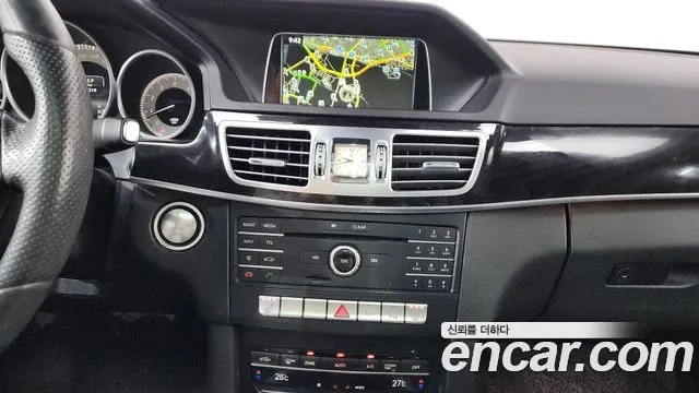 Mercedes-Benz E-Class 2016 — фото 15