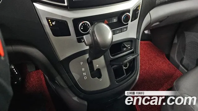 Hyundai Starex 2018 — фото 9