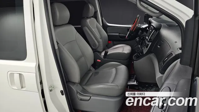 Hyundai Starex 2018 — фото 10