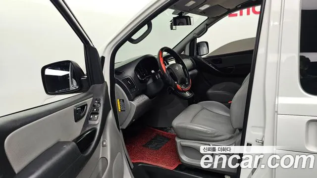 Hyundai Starex 2018 — фото 11