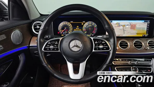 Mercedes-Benz E-Class 2019 — фото 14