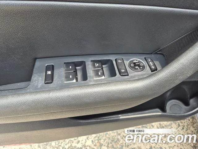 Hyundai Sonata 2017 — фото 11
