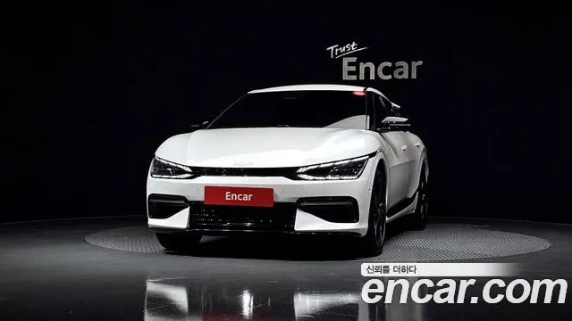 Kia EV6 2023 — фото 3