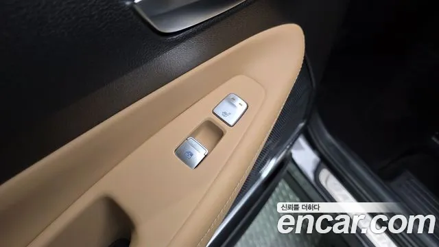 Hyundai Santafe 2021 — фото 18