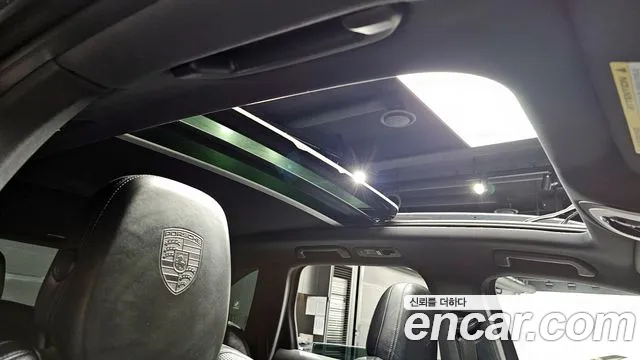 Porsche Cayenne 2017 — фото 19