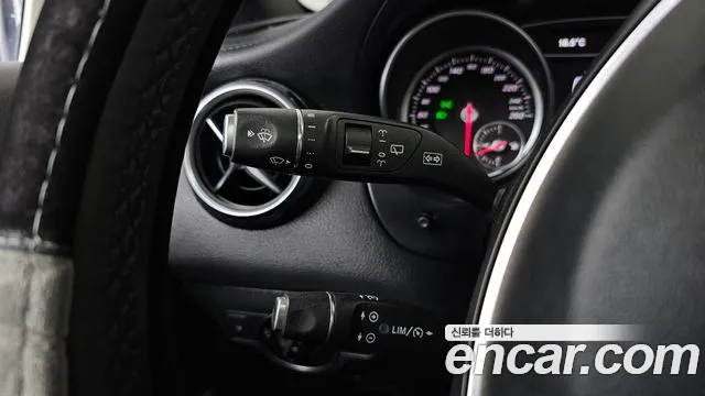 Mercedes-Benz GLA-Class 2018 — фото 18