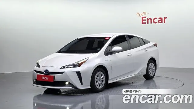 Toyota Prius 2019 — фото 1