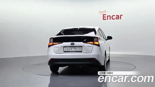 Toyota Prius 2019 — фото 4