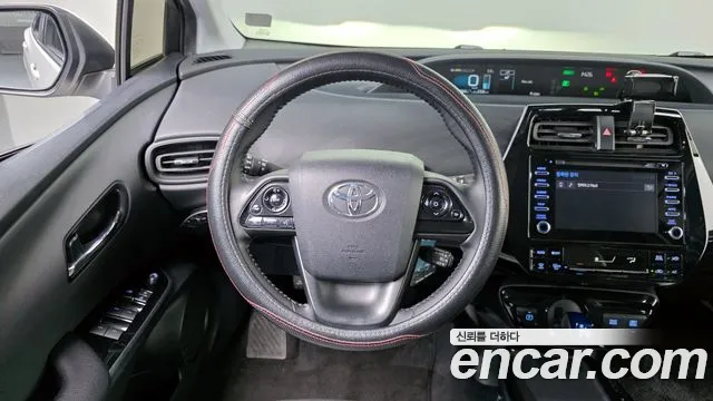 Toyota Prius 2019 — фото 13