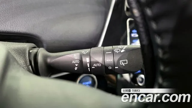 Toyota Prius 2019 — фото 19