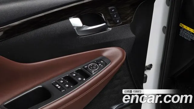 Hyundai Santafe 2019 — фото 17