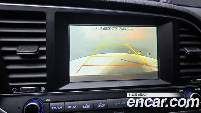 Hyundai AVANTE 2017 — фото 15